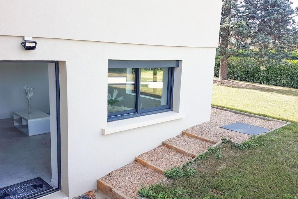 Le Petit Castel, Portes De Lyon Chazay-d'Azergues Ngoại thất bức ảnh